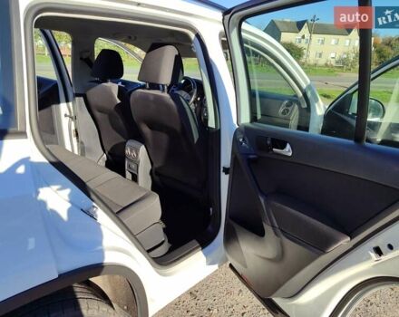 Белый Фольксваген Тигуан, объемом двигателя 2 л и пробегом 93 тыс. км за 13500 $, фото 16 на Automoto.ua