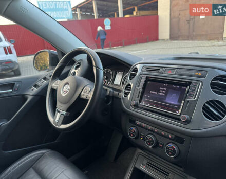 Белый Фольксваген Тигуан, объемом двигателя 2 л и пробегом 54 тыс. км за 15200 $, фото 90 на Automoto.ua