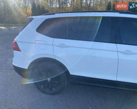 Белый Фольксваген Тигуан, объемом двигателя 2 л и пробегом 166 тыс. км за 14700 $, фото 26 на Automoto.ua