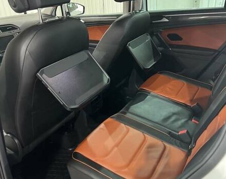 Білий Фольксваген Тігуан, об'ємом двигуна 2.01 л та пробігом 71 тис. км за 26000 $, фото 5 на Automoto.ua