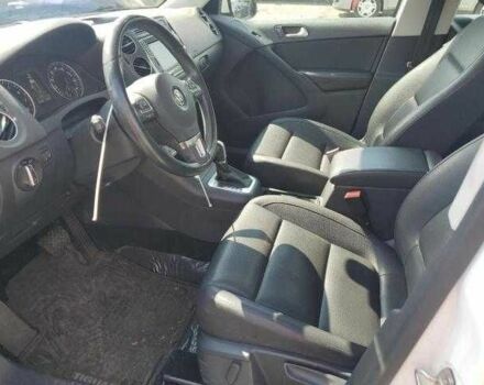 Білий Фольксваген Тігуан, об'ємом двигуна 2 л та пробігом 66 тис. км за 2000 $, фото 6 на Automoto.ua