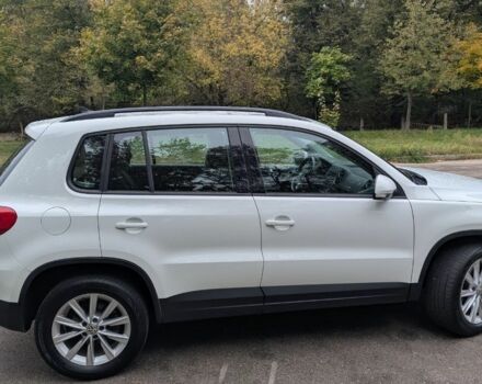 Белый Фольксваген Тигуан, объемом двигателя 2 л и пробегом 138 тыс. км за 12700 $, фото 3 на Automoto.ua