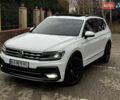 Белый Фольксваген Тигуан, объемом двигателя 2 л и пробегом 120 тыс. км за 22200 $, фото 1 на Automoto.ua