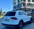 Белый Фольксваген Тигуан, объемом двигателя 2 л и пробегом 180 тыс. км за 23000 $, фото 1 на Automoto.ua