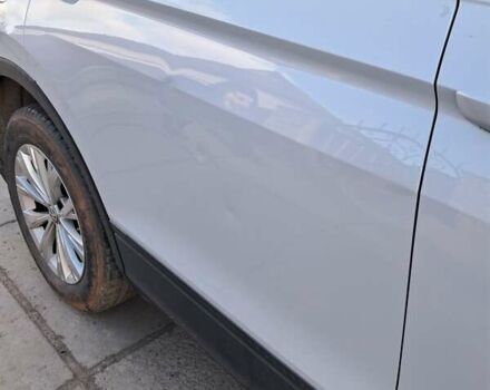 Белый Фольксваген Тигуан, объемом двигателя 2 л и пробегом 243 тыс. км за 13700 $, фото 5 на Automoto.ua