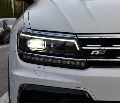 Белый Фольксваген Тигуан, объемом двигателя 1.98 л и пробегом 54 тыс. км за 27700 $, фото 13 на Automoto.ua