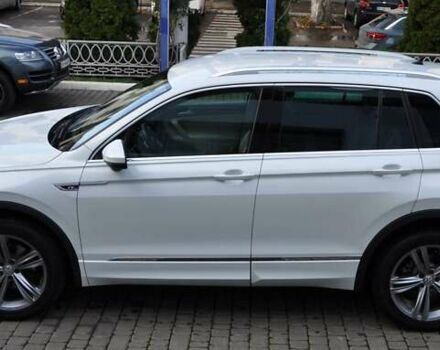 Белый Фольксваген Тигуан, объемом двигателя 1.98 л и пробегом 54 тыс. км за 27700 $, фото 2 на Automoto.ua