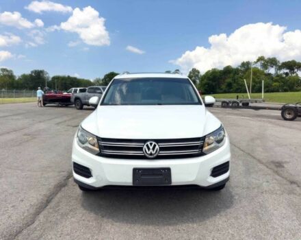 Белый Фольксваген Тигуан, объемом двигателя 2 л и пробегом 62 тыс. км за 8400 $, фото 1 на Automoto.ua