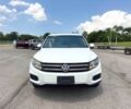 Белый Фольксваген Тигуан, объемом двигателя 2 л и пробегом 62 тыс. км за 8400 $, фото 1 на Automoto.ua