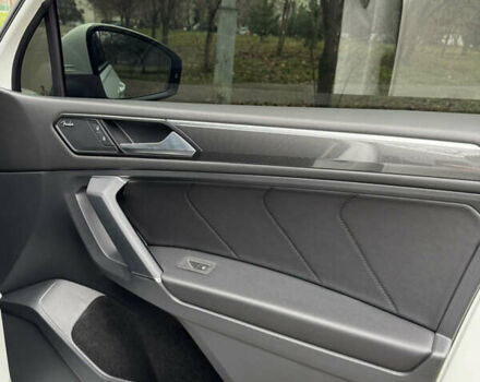 Білий Фольксваген Тігуан, об'ємом двигуна 1.98 л та пробігом 104 тис. км за 25600 $, фото 21 на Automoto.ua