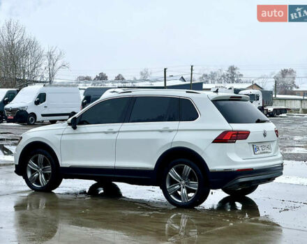 Белый Фольксваген Тигуан, объемом двигателя 2 л и пробегом 210 тыс. км за 23999 $, фото 7 на Automoto.ua