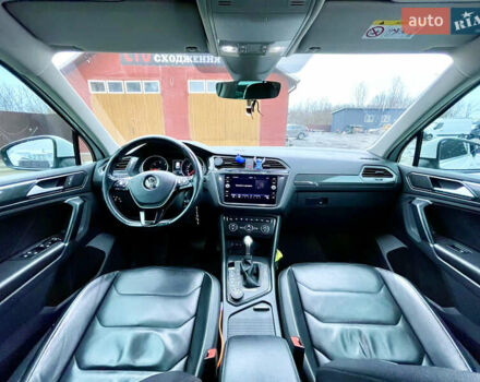 Белый Фольксваген Тигуан, объемом двигателя 2 л и пробегом 210 тыс. км за 23999 $, фото 62 на Automoto.ua