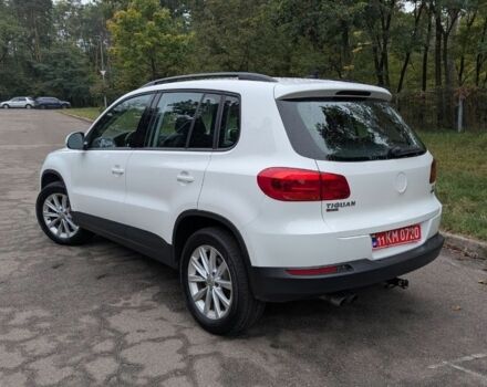 Белый Фольксваген Тигуан, объемом двигателя 2 л и пробегом 138 тыс. км за 12700 $, фото 4 на Automoto.ua