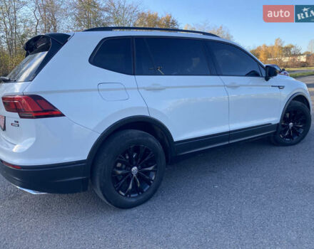 Белый Фольксваген Тигуан, объемом двигателя 2 л и пробегом 166 тыс. км за 14700 $, фото 25 на Automoto.ua