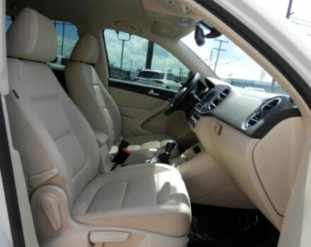 Белый Фольксваген Тигуан, объемом двигателя 2 л и пробегом 61 тыс. км за 8000 $, фото 7 на Automoto.ua