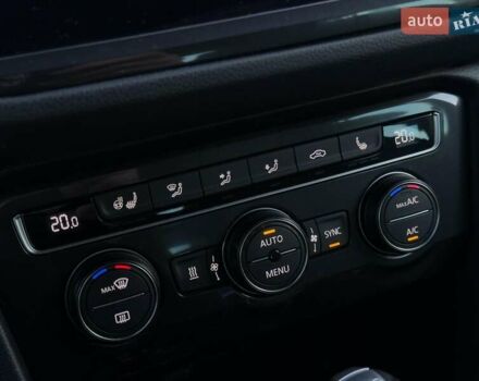 Білий Фольксваген Тігуан, об'ємом двигуна 2 л та пробігом 161 тис. км за 24880 $, фото 19 на Automoto.ua