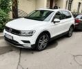 Белый Фольксваген Тигуан, объемом двигателя 1.97 л и пробегом 355 тыс. км за 19000 $, фото 3 на Automoto.ua