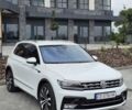 Белый Фольксваген Тигуан, объемом двигателя 2 л и пробегом 165 тыс. км за 27850 $, фото 1 на Automoto.ua