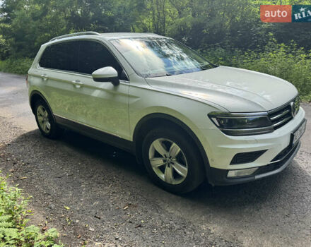 Белый Фольксваген Тигуан, объемом двигателя 1.97 л и пробегом 282 тыс. км за 22500 $, фото 3 на Automoto.ua