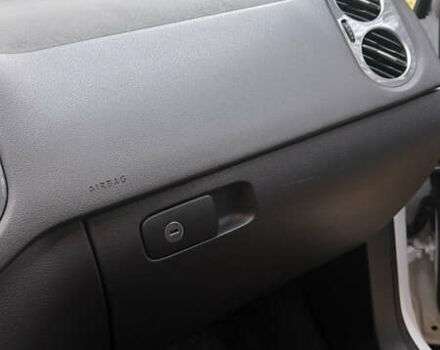 Білий Фольксваген Тігуан, об'ємом двигуна 1.98 л та пробігом 135 тис. км за 13100 $, фото 5 на Automoto.ua