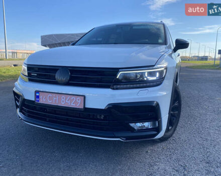 Белый Фольксваген Тигуан, объемом двигателя 2 л и пробегом 166 тыс. км за 14700 $, фото 43 на Automoto.ua