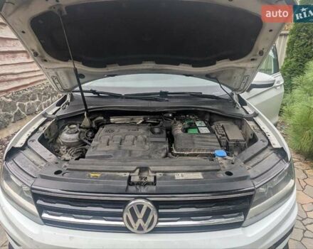 Белый Фольксваген Тигуан, объемом двигателя 1.97 л и пробегом 355 тыс. км за 19000 $, фото 8 на Automoto.ua