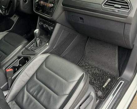 Білий Фольксваген Тігуан, об'ємом двигуна 1.98 л та пробігом 104 тис. км за 25600 $, фото 14 на Automoto.ua