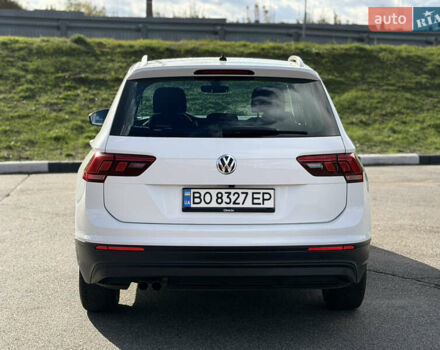 Белый Фольксваген Тигуан, объемом двигателя 2 л и пробегом 207 тыс. км за 20900 $, фото 7 на Automoto.ua