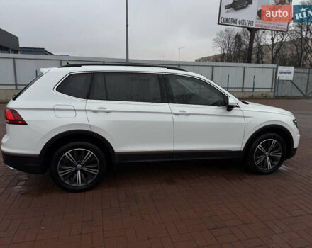 Білий Фольксваген Тігуан, об'ємом двигуна 1.98 л та пробігом 163 тис. км за 17500 $, фото 50 на Automoto.ua