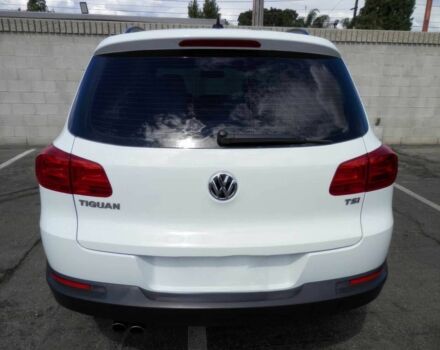 Белый Фольксваген Тигуан, объемом двигателя 2 л и пробегом 61 тыс. км за 8000 $, фото 4 на Automoto.ua