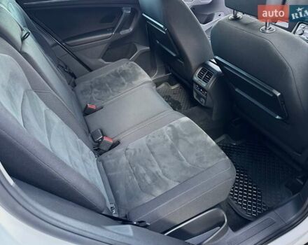 Фольксваген Тигуан 2017 в Днепре (Днепропетровске) на Automoto.ua Белый Фольксваген Тигуан, объемом двигателя 1.98 л и пробегом 88 тыс. км за 24900 $, фото 19 на Automoto.ua