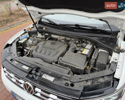 Білий Фольксваген Тігуан, об'ємом двигуна 1.98 л та пробігом 163 тис. км за 17500 $, фото 95 на Automoto.ua