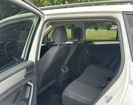 Белый Фольксваген Тигуан, объемом двигателя 2.01 л и пробегом 270 тыс. км за 21300 $, фото 4 на Automoto.ua