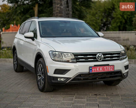 Білий Фольксваген Тігуан, об'ємом двигуна 2 л та пробігом 169 тис. км за 20900 $, фото 4 на Automoto.ua