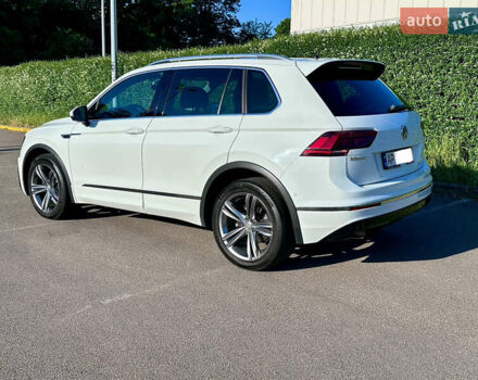 Білий Фольксваген Тігуан, об'ємом двигуна 1.97 л та пробігом 297 тис. км за 27000 $, фото 2 на Automoto.ua