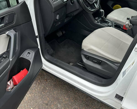 Білий Фольксваген Тігуан, об'ємом двигуна 1.98 л та пробігом 95 тис. км за 20900 $, фото 10 на Automoto.ua