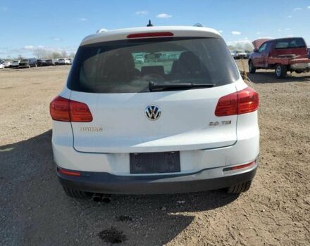 Білий Фольксваген Тігуан, об'ємом двигуна 2 л та пробігом 130 тис. км за 2900 $, фото 5 на Automoto.ua