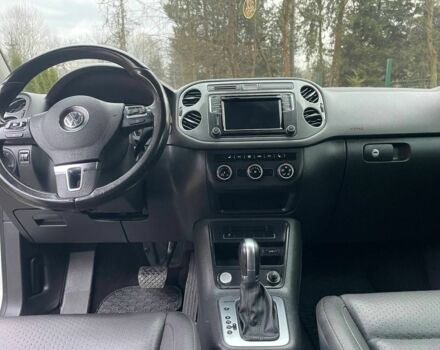 Білий Фольксваген Тігуан, об'ємом двигуна 2 л та пробігом 175 тис. км за 12550 $, фото 5 на Automoto.ua