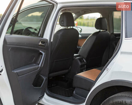 Білий Фольксваген Тігуан, об'ємом двигуна 2 л та пробігом 169 тис. км за 20900 $, фото 17 на Automoto.ua