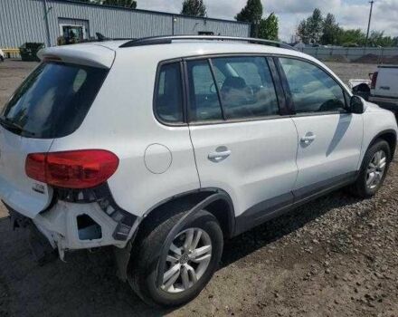 Білий Фольксваген Тігуан, об'ємом двигуна 2 л та пробігом 66 тис. км за 2000 $, фото 2 на Automoto.ua