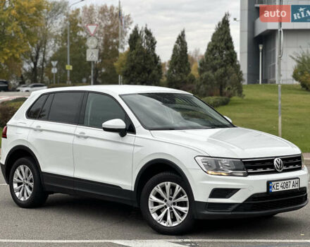 Білий Фольксваген Тігуан, об'ємом двигуна 2 л та пробігом 144 тис. км за 19500 $, фото 3 на Automoto.ua