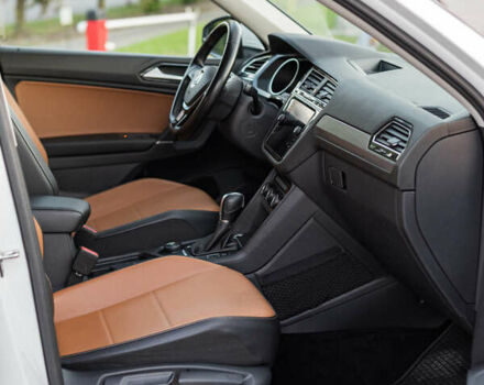 Білий Фольксваген Тігуан, об'ємом двигуна 2 л та пробігом 169 тис. км за 20900 $, фото 13 на Automoto.ua