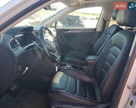 Білий Фольксваген Тігуан, об'ємом двигуна 1.98 л та пробігом 118 тис. км за 3900 $, фото 6 на Automoto.ua