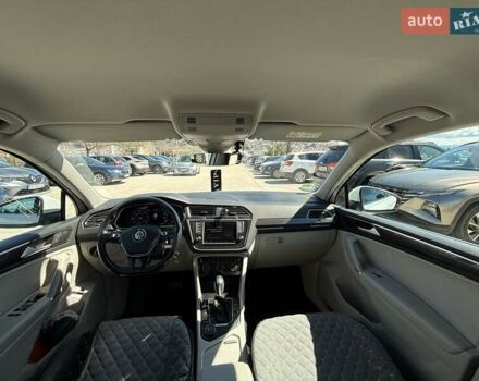 Белый Фольксваген Тигуан, объемом двигателя 1.97 л и пробегом 280 тыс. км за 23000 $, фото 13 на Automoto.ua