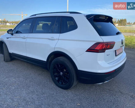 Белый Фольксваген Тигуан, объемом двигателя 2 л и пробегом 166 тыс. км за 14700 $, фото 17 на Automoto.ua