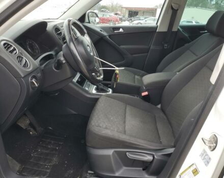 Білий Фольксваген Тігуан, об'ємом двигуна 2 л та пробігом 153 тис. км за 8300 $, фото 6 на Automoto.ua