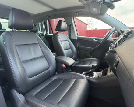 Белый Фольксваген Тигуан, объемом двигателя 2 л и пробегом 54 тыс. км за 15200 $, фото 88 на Automoto.ua