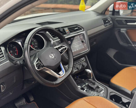 Белый Фольксваген Тигуан, объемом двигателя 2 л и пробегом 120 тыс. км за 22200 $, фото 14 на Automoto.ua