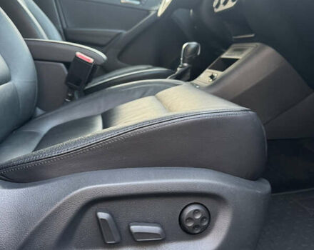 Белый Фольксваген Тигуан, объемом двигателя 2 л и пробегом 54 тыс. км за 15200 $, фото 86 на Automoto.ua