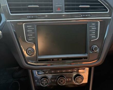 Білий Фольксваген Тігуан, об'ємом двигуна 2.01 л та пробігом 71 тис. км за 26000 $, фото 9 на Automoto.ua